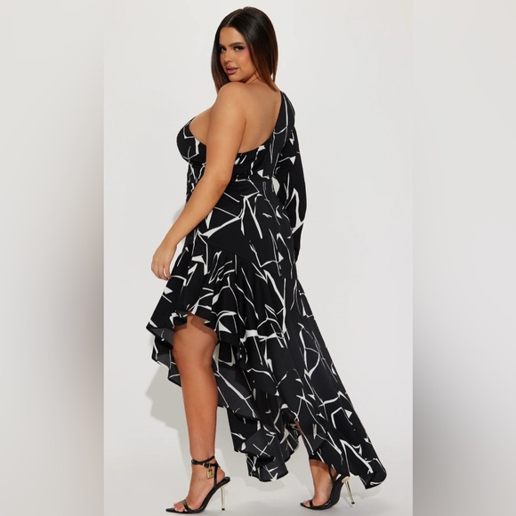 Fashion Nova Briella One Shoulder Maxi Dress - Picture 3 of 4